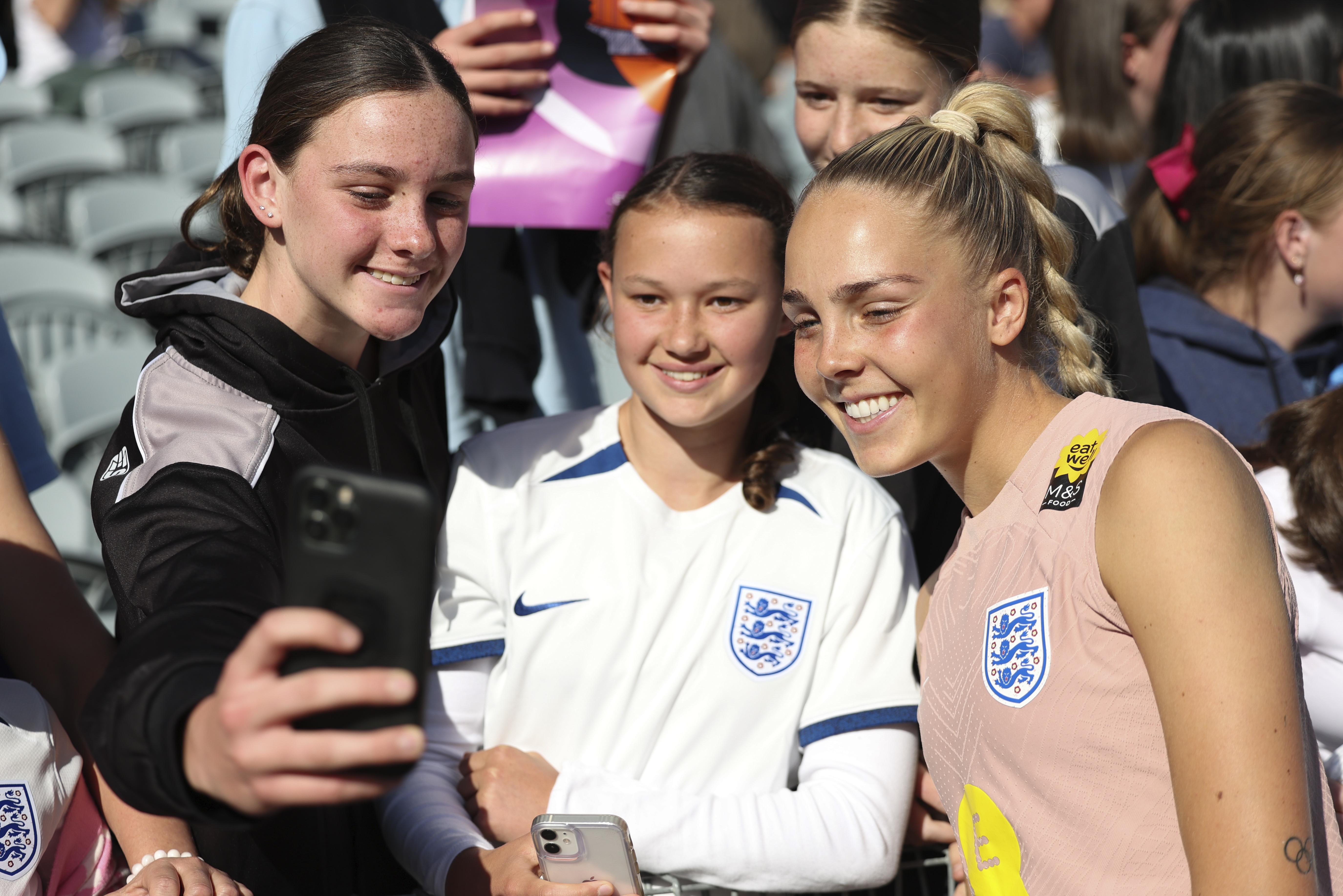 England enjoying 'home' crowd feeling at Women's World Cup in ...