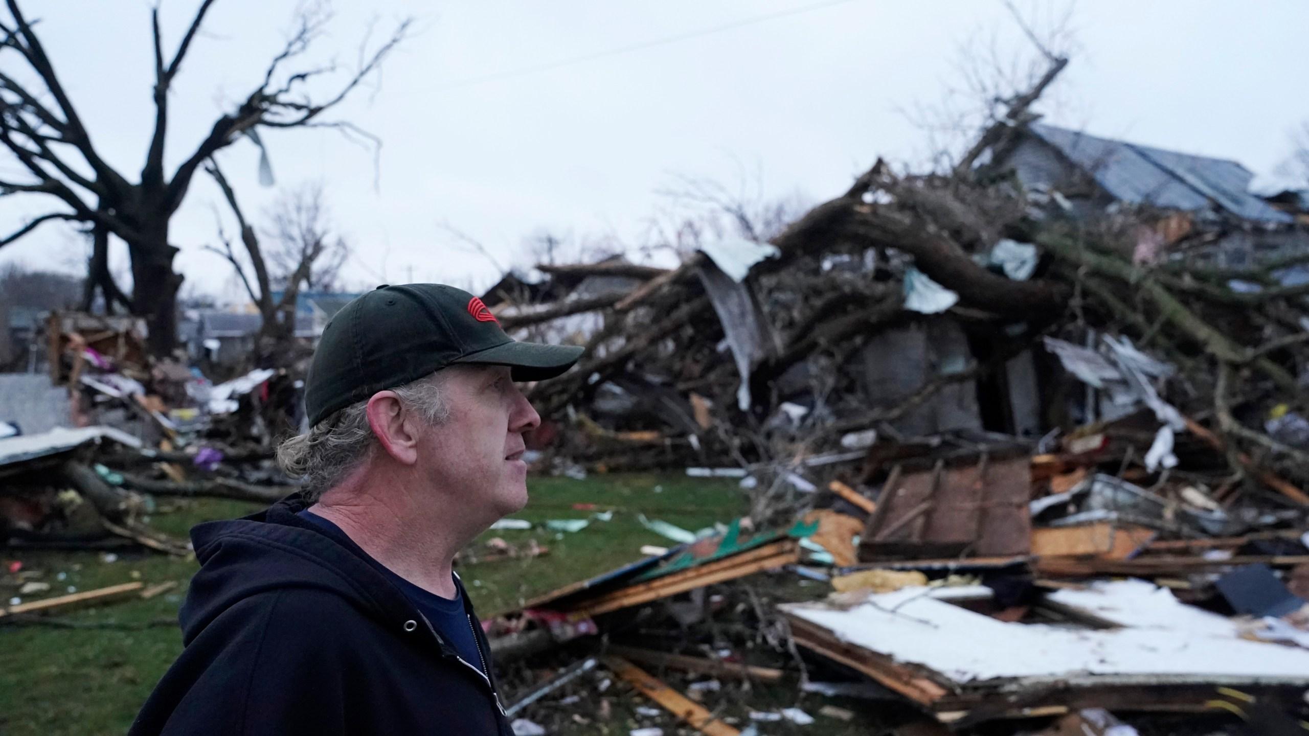 Tornadoes kill 3 and leave trails of destruction in the central US ...