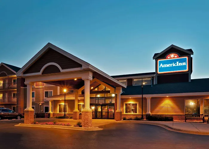 Discover the Best Hotels Close to Chanhassen Dinner Theatres for a Memorable Stay