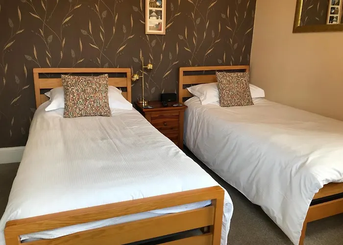 Top Cheap Hotels in Elgin for Budget Travelers