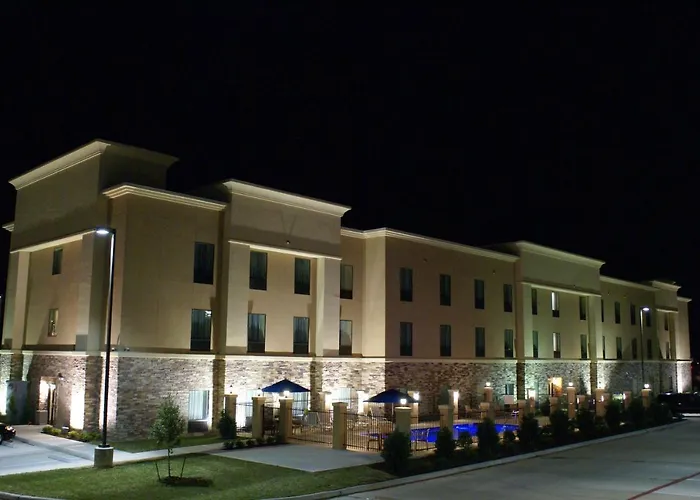 Discover Your Ideal Stay at Hotels Close to Ford Idaho Center