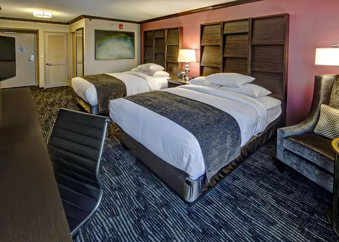 Best Hotels Near the Heart of Decatur