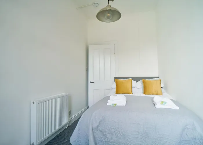 Best Cheap Hotels in Dumbarton, United Kingdom