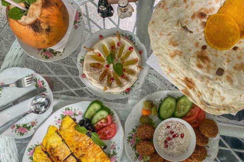 10 restaurants where to eat cheaply in Dubai